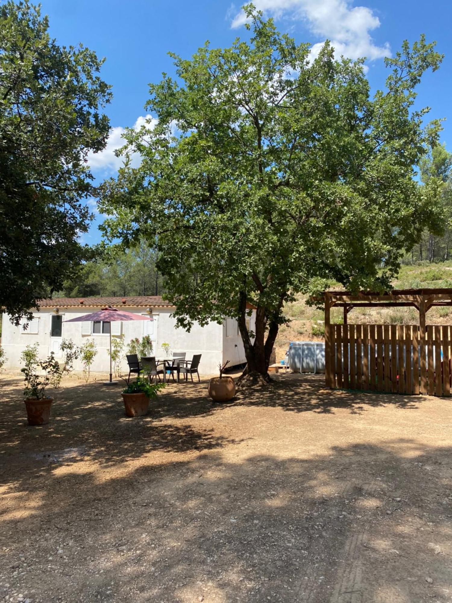 Bungalow Avec Piscine Privative Proche Aix En Provence La Barben Esterno foto
